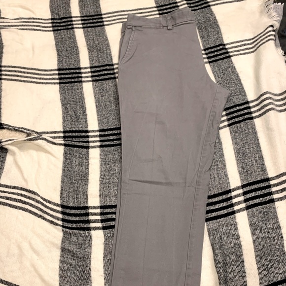 Old Navy Ultimate Slim Gray Khakis 33X30 - Picture 5 of 5